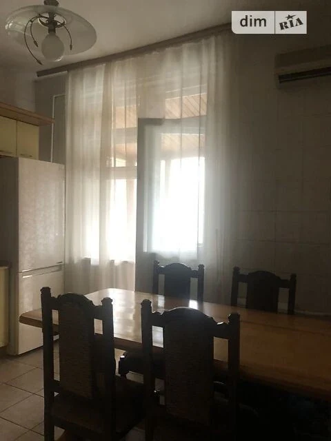 Довготривала оренда 3к квартири на вул. Уманська 45 • ID 347