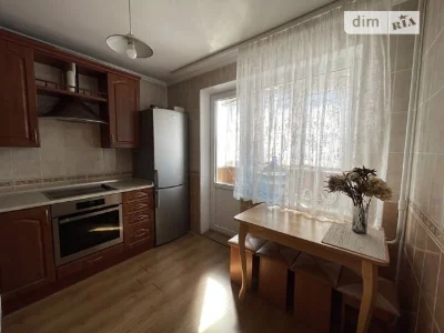 Довготривала оренда 2к квартири на просп. Берестейський 95 •