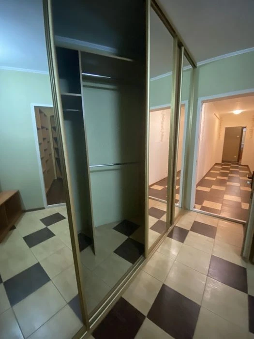 Оренда, Милославська, 45.Розгланемо усіх