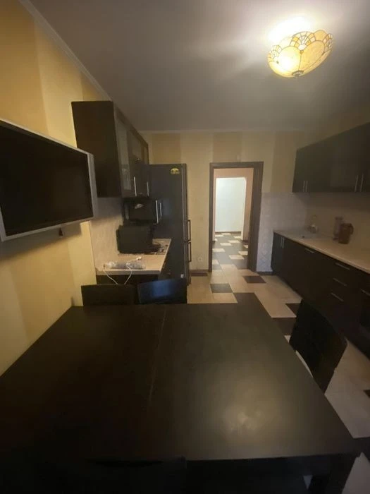 Оренда, Милославська, 45.Розгланемо усіх