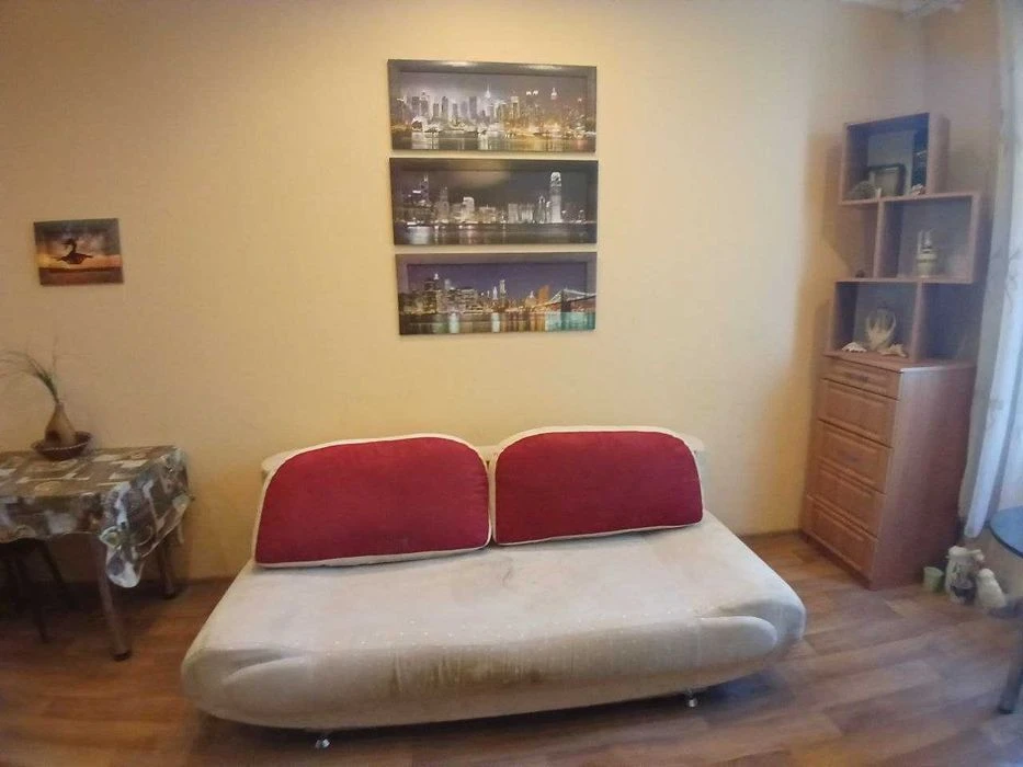 Selling a one-room studio apartment, 20 sq m, gas | Aleksandrovsky Ave., metro station X