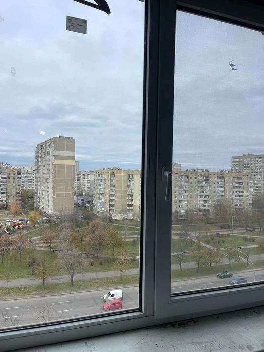 Оренда "- 2-х кімнатної квартири, Троєщина, Червоної калини,