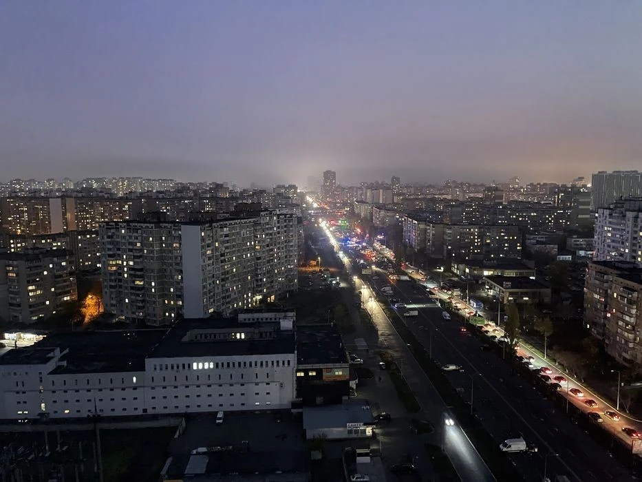 Ревуцького 40Б, метро 300 метрів