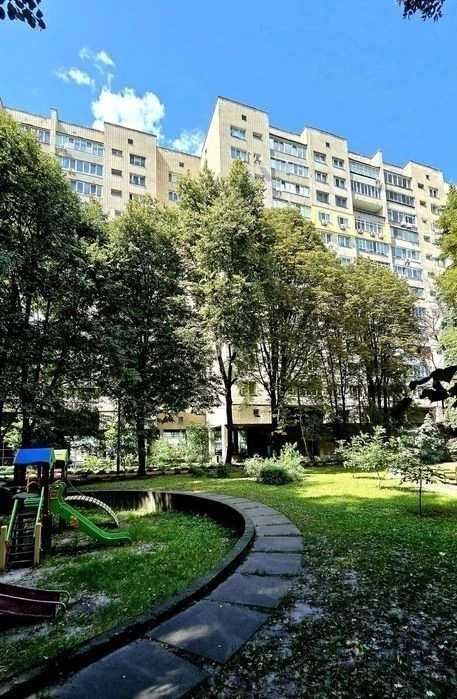 БЕЗ КОМІСІЇ. Печерськ. Оренда квартири 85м. кв. Омельяновича