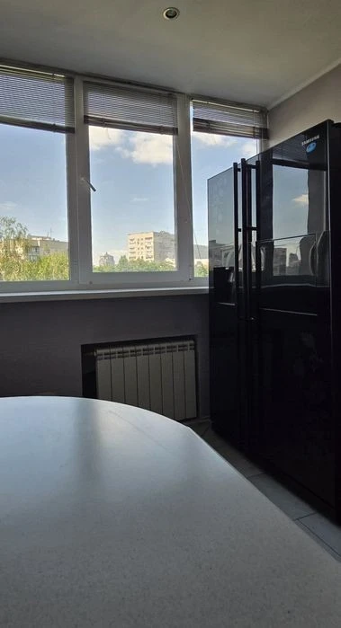 БЕЗ КОМІСІЇ. Печерськ. Оренда квартири 85м. кв. Омельяновича
