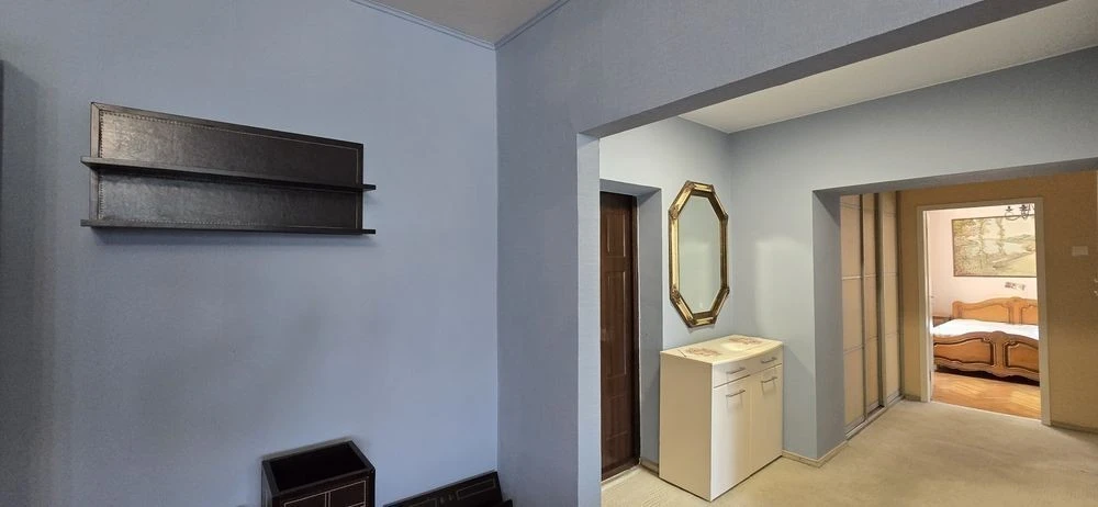 БЕЗ КОМІСІЇ. Печерськ. Оренда квартири 85м. кв. Омельяновича