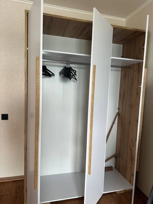 Ревуцького 54, 1 кім кв. 50 м2 всі меблі та техніка 18500 гр