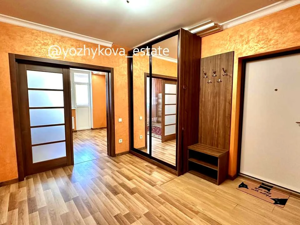 Квартира. Київ, Юлії Здановської вул. (Ломоносова)
