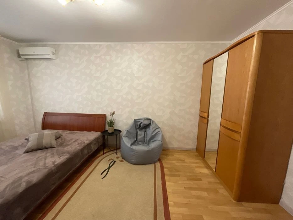 Здам однокімнатну квартиру на вул. Л. Лукьяненка15г. Власник