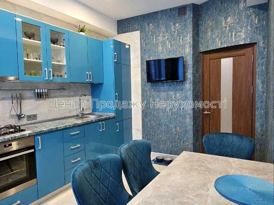Apartment. Kharkiv, Novooleksandrivska St., (Building 2)