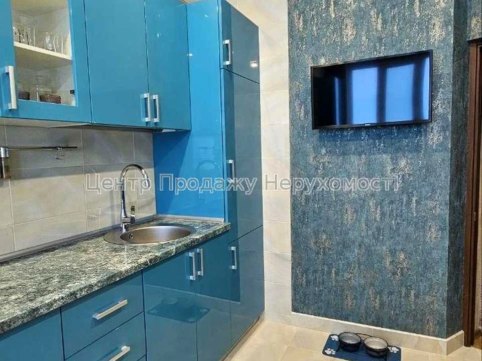 Apartment. Kharkiv, Novooleksandrivska St., (Building 2)
