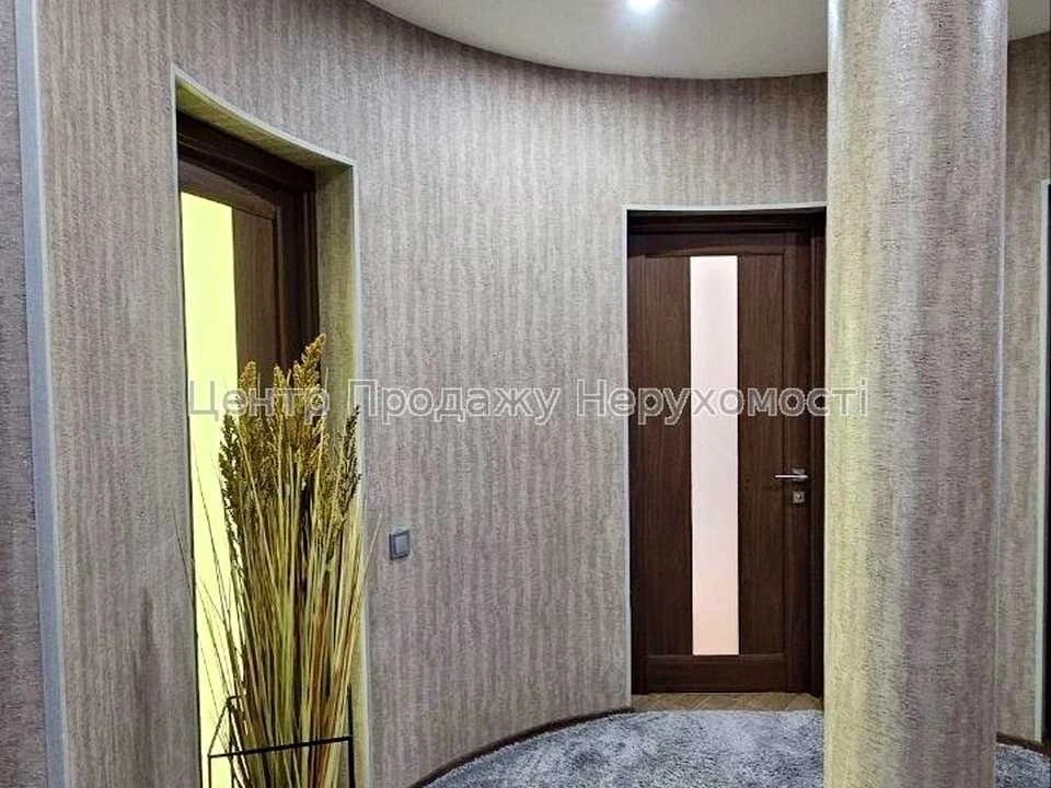 Apartment. Kharkiv, Novooleksandrivska St., (Building 2)