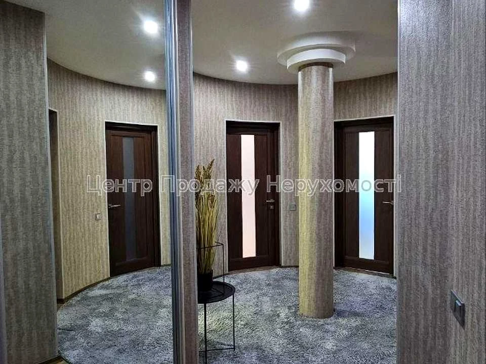 Apartment. Kharkiv, Novooleksandrivska St., (Building 2)