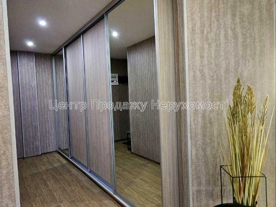 Apartment. Kharkiv, Novooleksandrivska St., (Building 2)