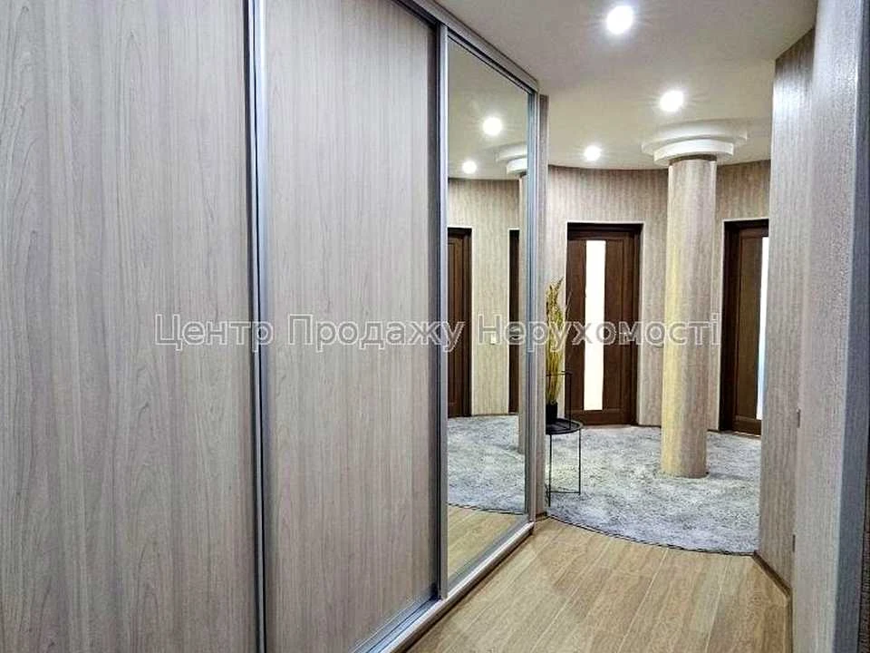 Apartment. Kharkiv, Novooleksandrivska St., (Building 2)