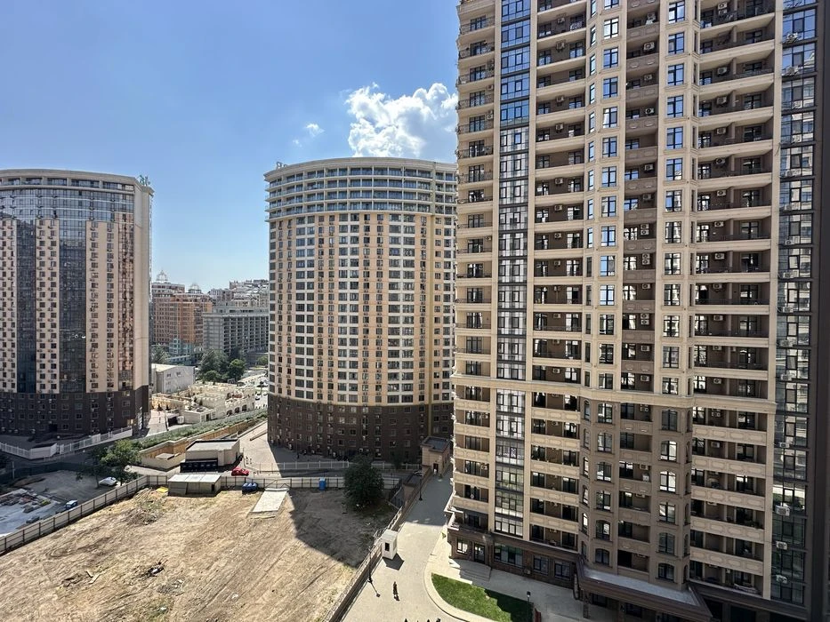 Новая 2к в центре Аркадии
