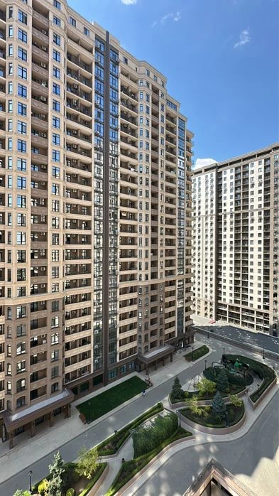 Новая 2к в центре Аркадии