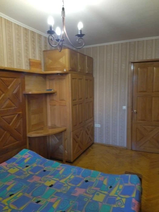 3к. кв, Газ, центр опалення, метро Печерська 8 хв.