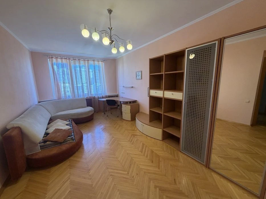 Оренда 3 кім квартири м. Печерська, вул Старонаводницька 6 А