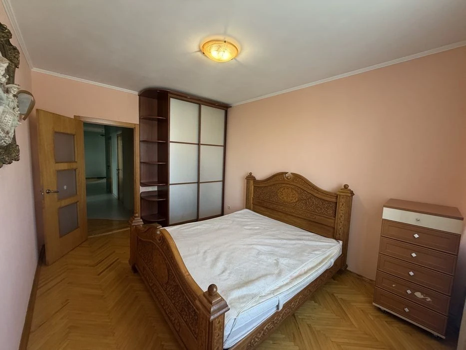 Оренда 3 кім квартири м. Печерська, вул Старонаводницька 6 А