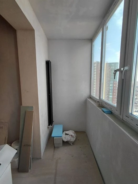Three-bedroom apartment for sale in the Monte Plaza residential complex.