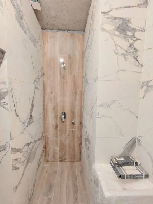 Three-bedroom apartment for sale in the Monte Plaza residential complex.