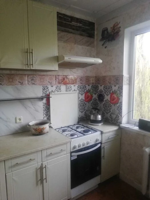 2 кімнатна квартира 13 000 вул. В. Гавела 87А