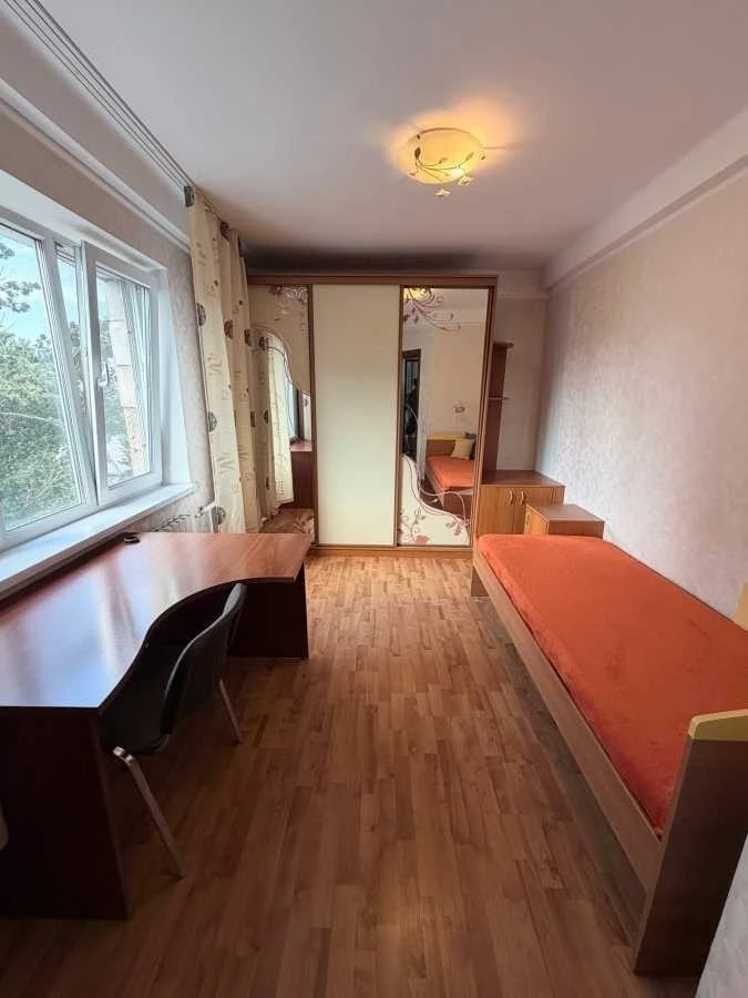 Оренда 3-кімнатної квартири 60 м², Загоревская, 3/15а