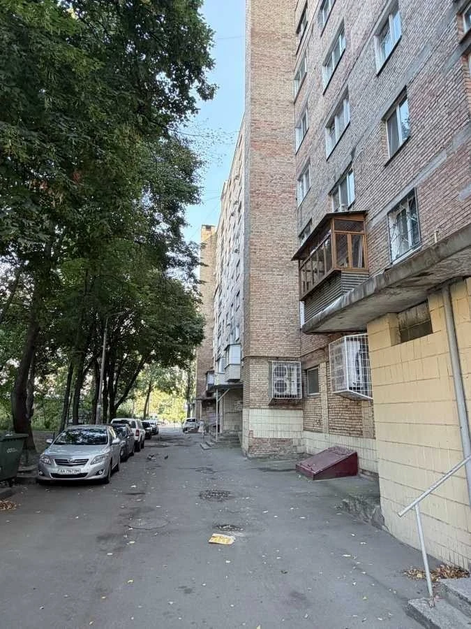 Оренда 3-кімнатної квартири 60 м², Загоревская, 3/15а