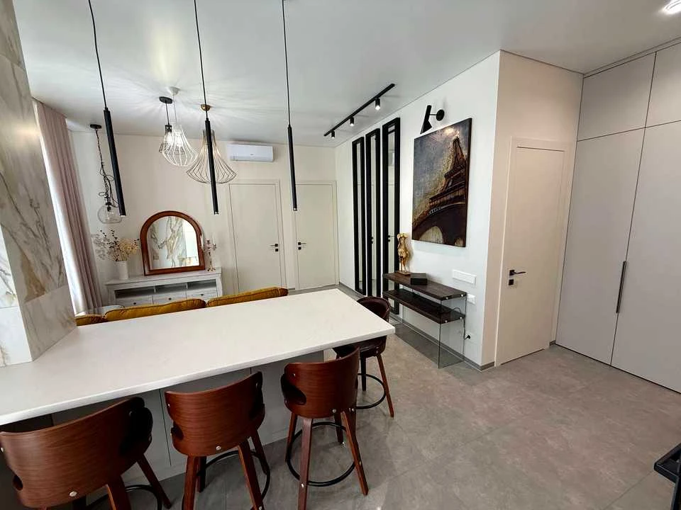 Apartment. Dnipro, Zoryany Blvd.