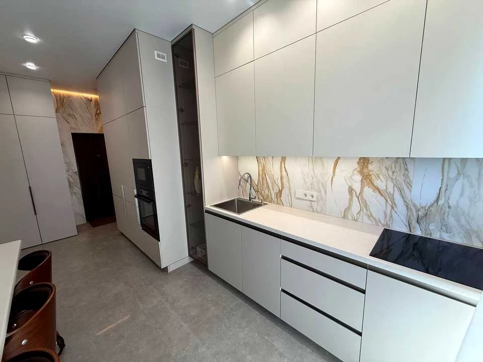 Apartment. Dnipro, Zoryany Blvd.