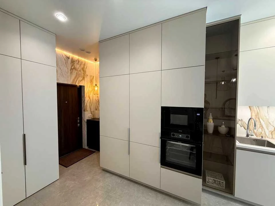 Apartment. Dnipro, Zoryany Blvd.