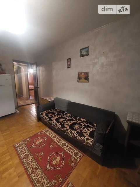 Здам в оренду кімнату на вул. Андрія Мельника 14Г довгострок
