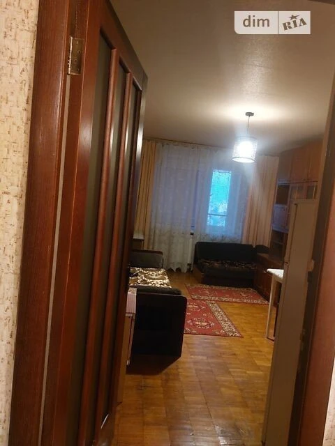 Здам в оренду кімнату на вул. Андрія Мельника 14Г довгострок