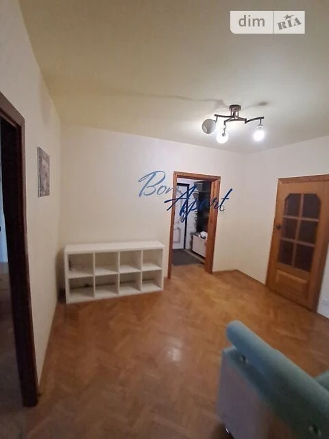 Довготривала оренда 3к квартири на вул. Ахматової Анни 4 • I