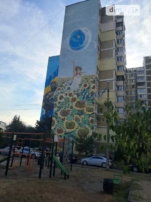 Довготривала оренда 3к квартири на вул. Ахматової Анни 4 • I