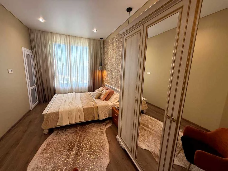 Apartment. Dnipro, Zoryany Blvd.