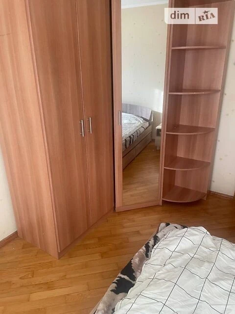 Здам в оренду кімнату на вул. Автозаводська 61 довгостроково