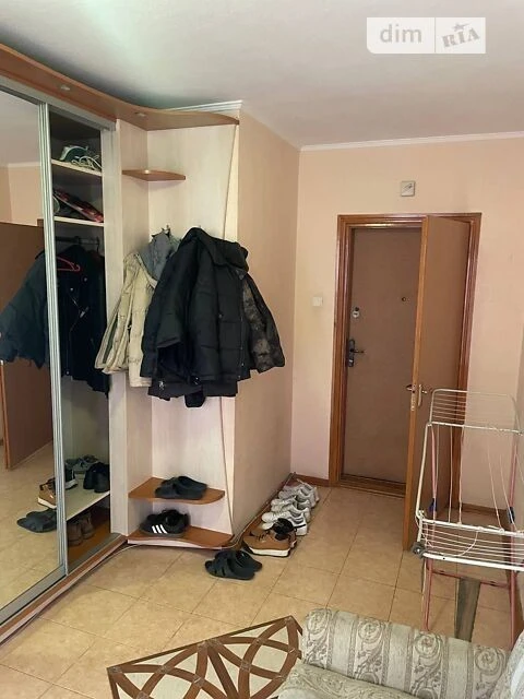 Здам в оренду кімнату на вул. Автозаводська 61 довгостроково