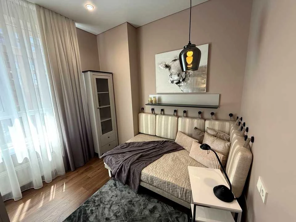 Apartment. Dnipro, Zoryany Blvd.