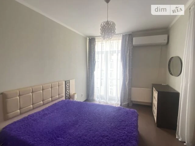 Довготривала оренда 3к квартири на вул. Регенераторна 4 корп