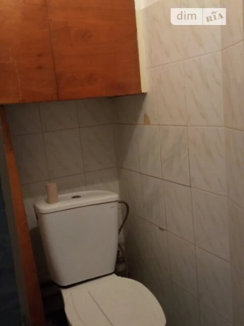 Здам в оренду кімнату на вул. Ревуцького 34 довгостроково •