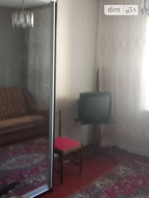 Здам в оренду кімнату на вул. Ревуцького 34 довгостроково •