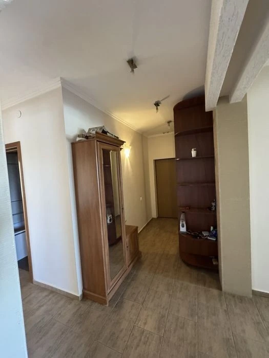 Сдам 3 комн квартиру на Саперно-Слободской, 8