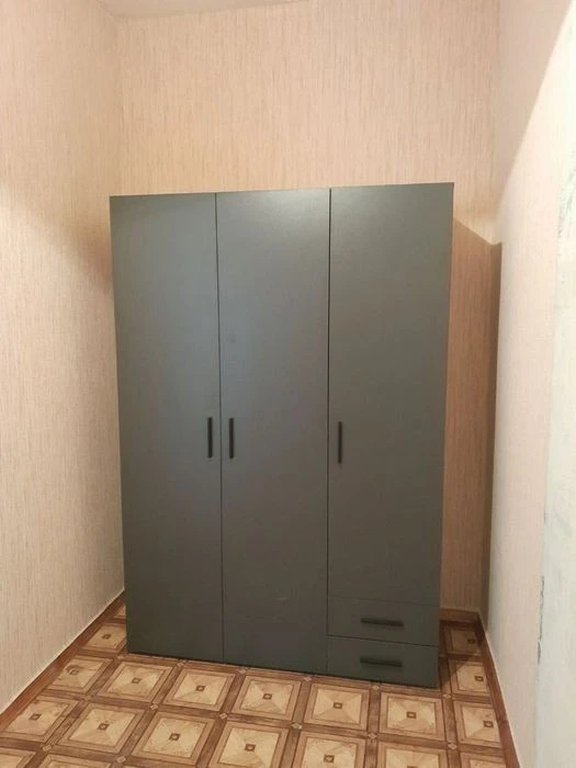 Довгострокова аренда великої однокімнатної Просп Червоної Ка