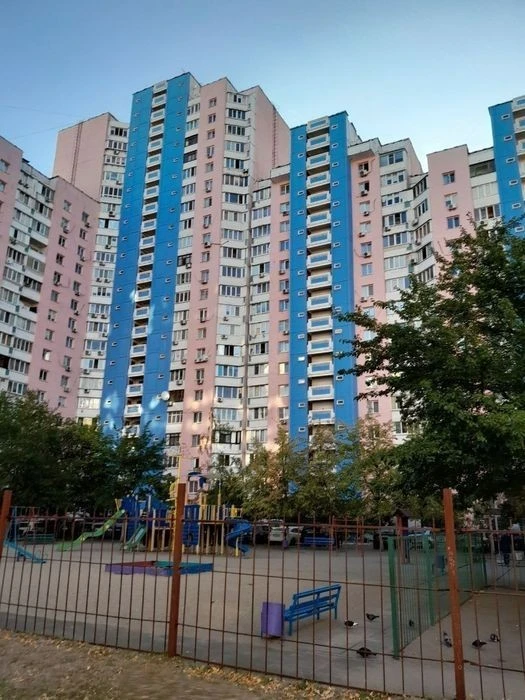 Довгострокова аренда великої однокімнатної Просп Червоної Ка