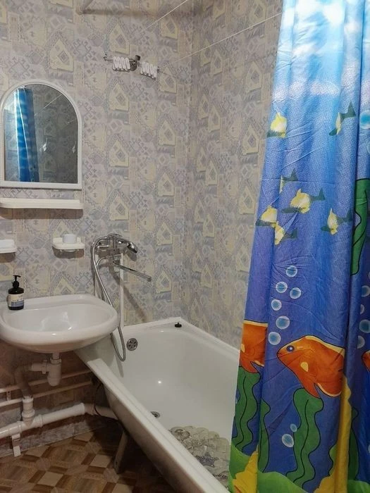 Довгострокова аренда великої однокімнатної Просп Червоної Ка