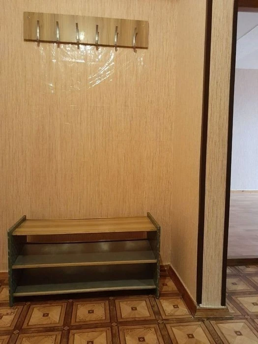 Довгострокова аренда великої однокімнатної Просп Червоної Ка