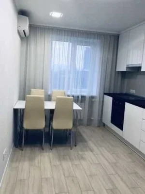 Оренда 2-к квартири є постійне місце для авто Бойчука м. Зві