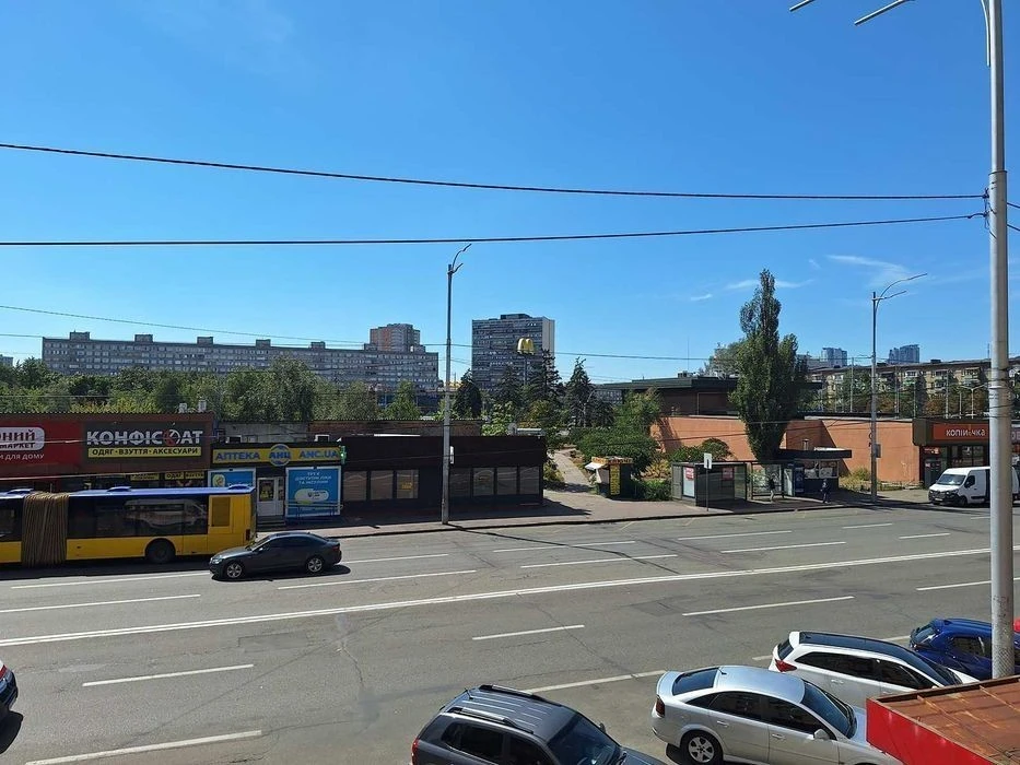 Здається затишна 1-к квартира з високими стелями. Леоніда Ка